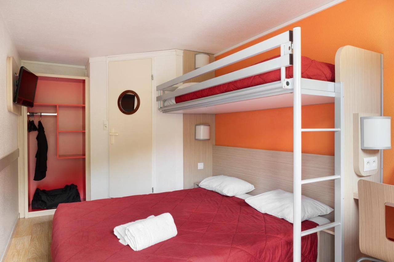 พรีเมียรคลาสลาวิลเลดูบอยส์ Hotel La Ville-du-Bois ภายนอก รูปภาพ