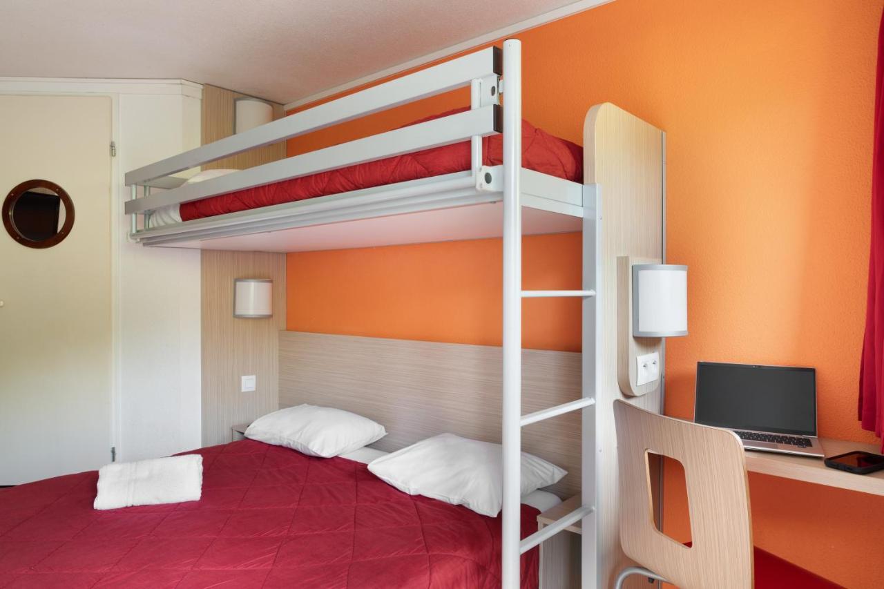 พรีเมียรคลาสลาวิลเลดูบอยส์ Hotel La Ville-du-Bois ภายนอก รูปภาพ