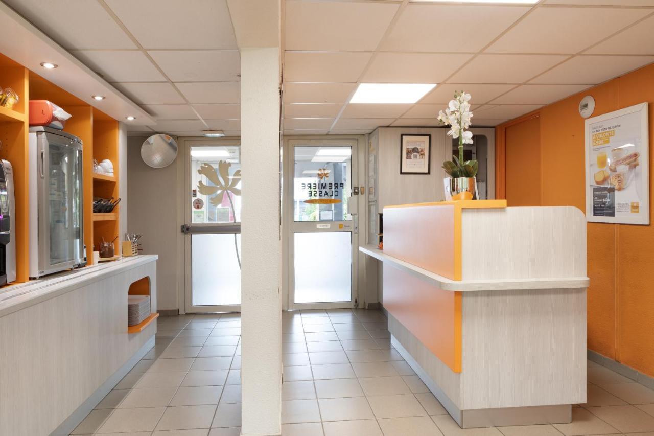 พรีเมียรคลาสลาวิลเลดูบอยส์ Hotel La Ville-du-Bois ภายนอก รูปภาพ