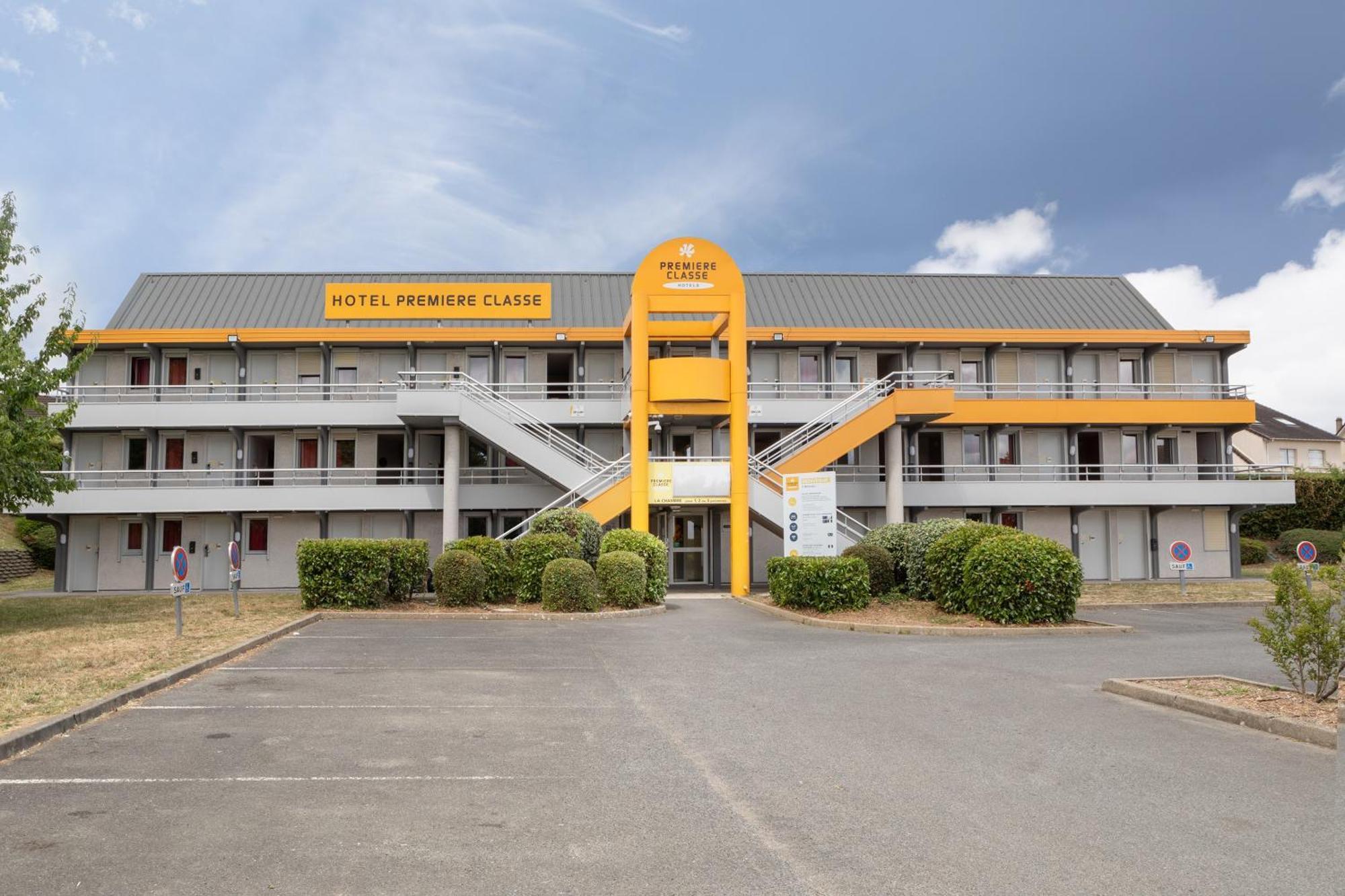 พรีเมียรคลาสลาวิลเลดูบอยส์ Hotel La Ville-du-Bois ภายนอก รูปภาพ