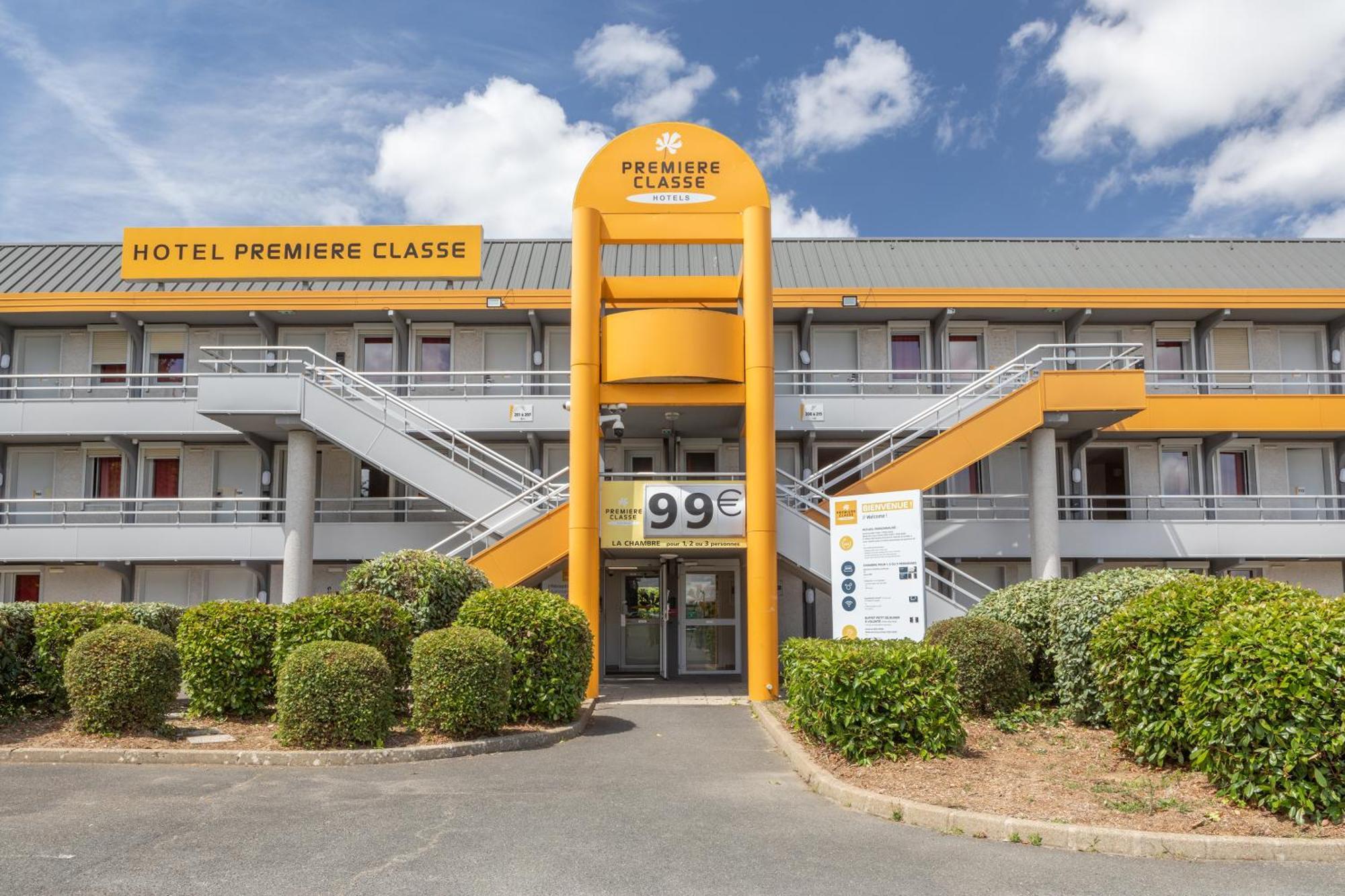 พรีเมียรคลาสลาวิลเลดูบอยส์ Hotel La Ville-du-Bois ภายนอก รูปภาพ