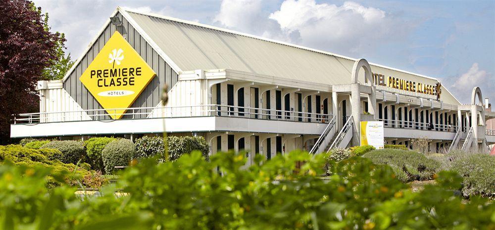 พรีเมียรคลาสลาวิลเลดูบอยส์ Hotel La Ville-du-Bois ภายนอก รูปภาพ